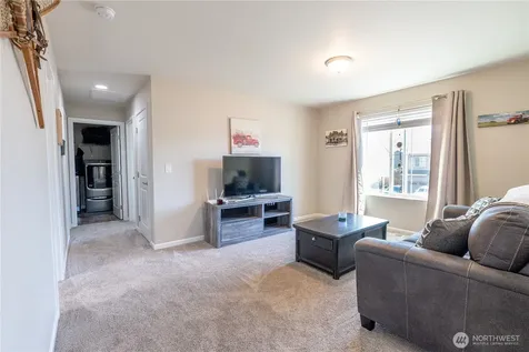 963 Bondgard Avenue E Enumclaw WA 98022