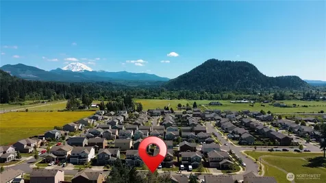 963 Bondgard Avenue E Enumclaw WA 98022