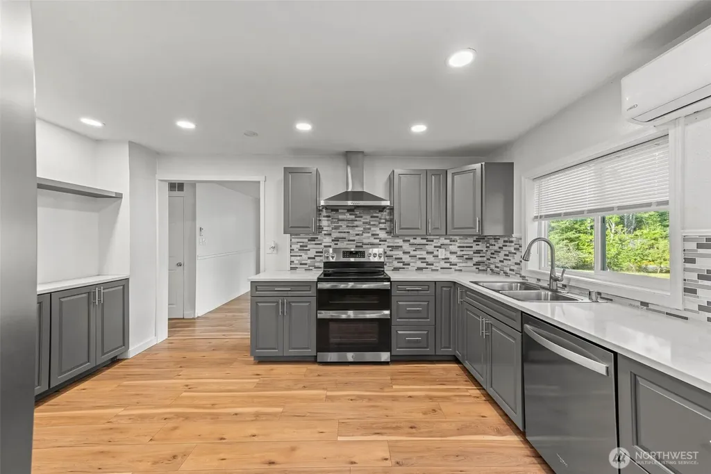 172 S Bank Road Elma WA 98541