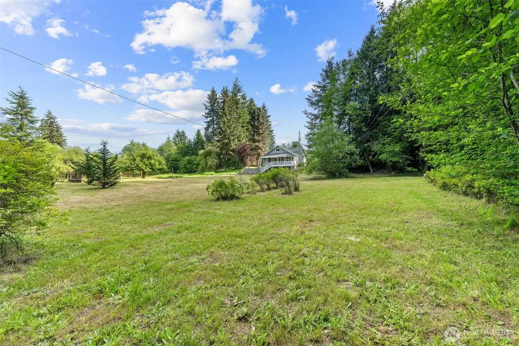 172 S Bank Road Elma WA 98541