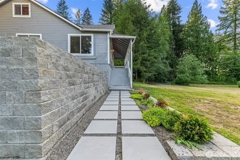 172 S Bank Road Elma WA 98541