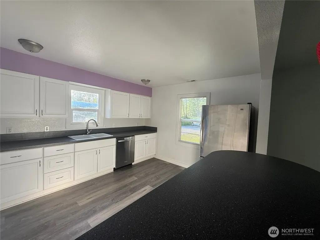 102 Hawthorne Avenue E Pacific WA 98047