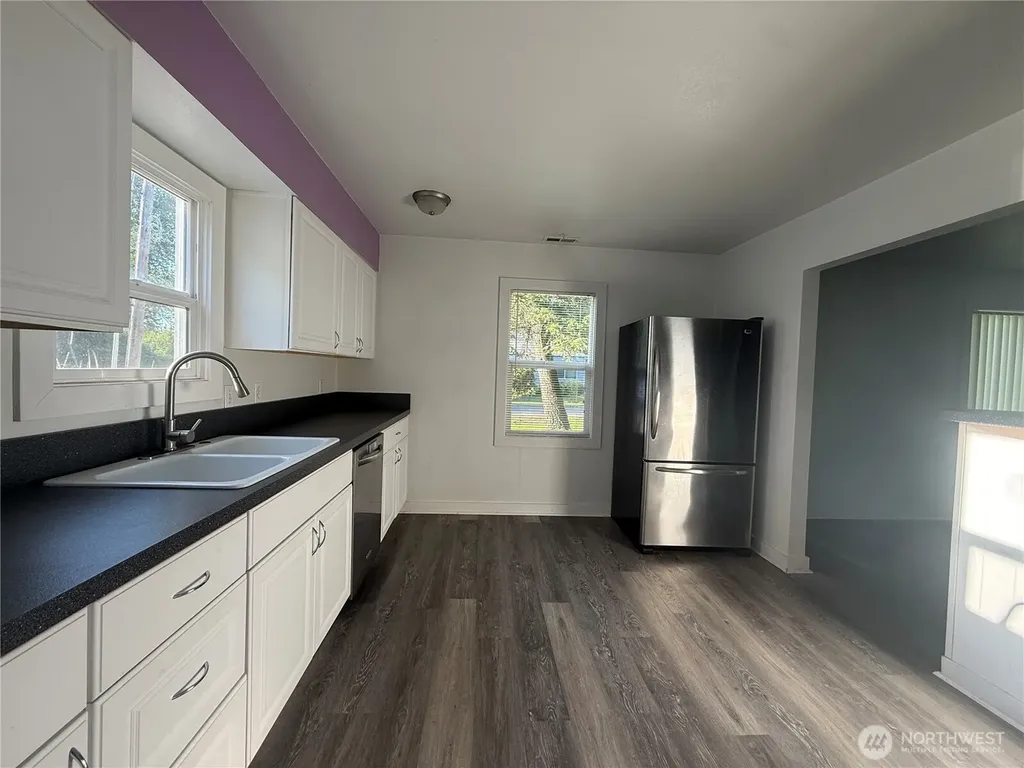 102 Hawthorne Avenue E Pacific WA 98047