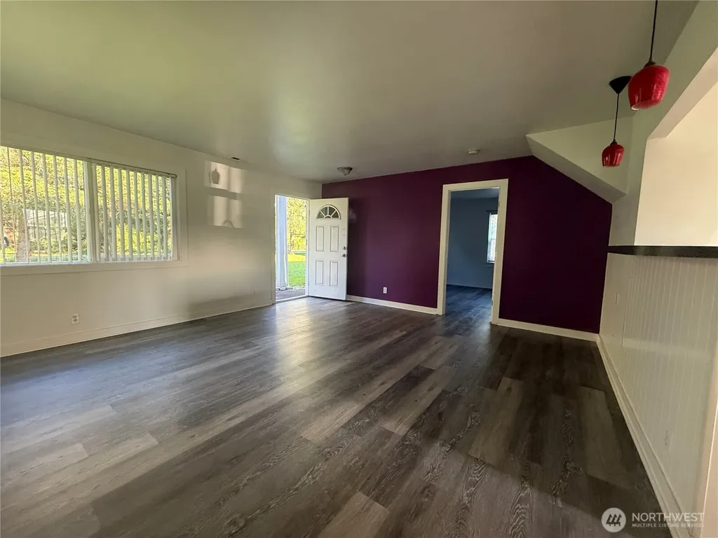 102 Hawthorne Avenue E Pacific WA 98047