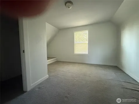 102 Hawthorne Avenue E Pacific WA 98047