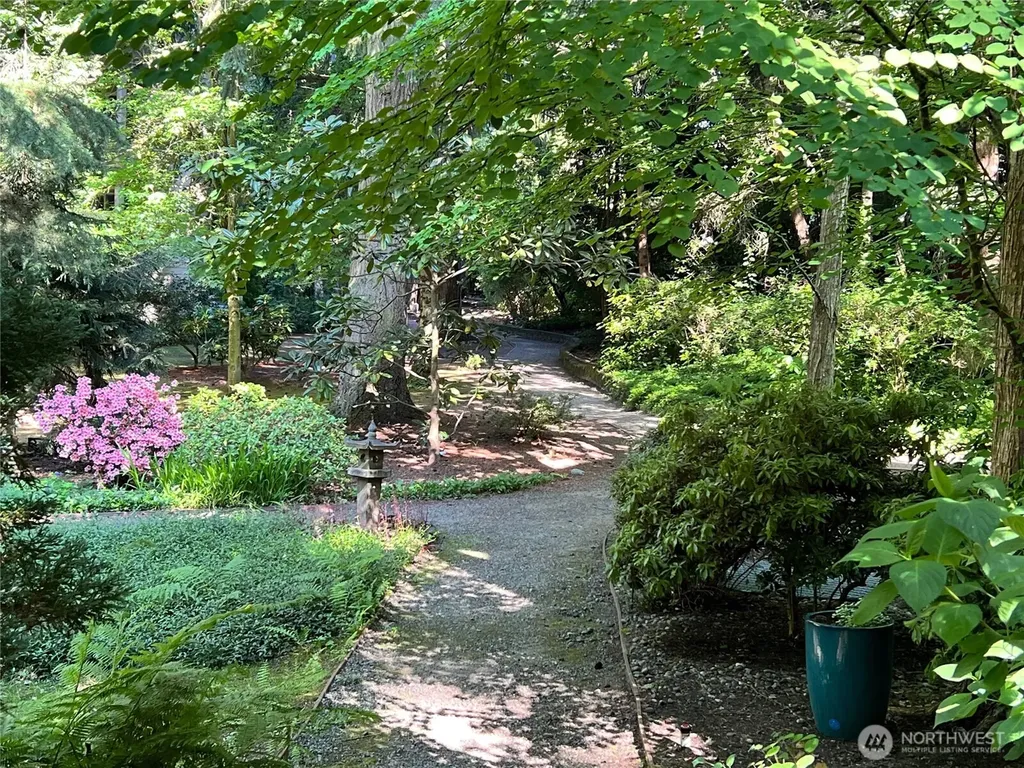 1684 152nd Avenue NE Bellevue WA 98007
