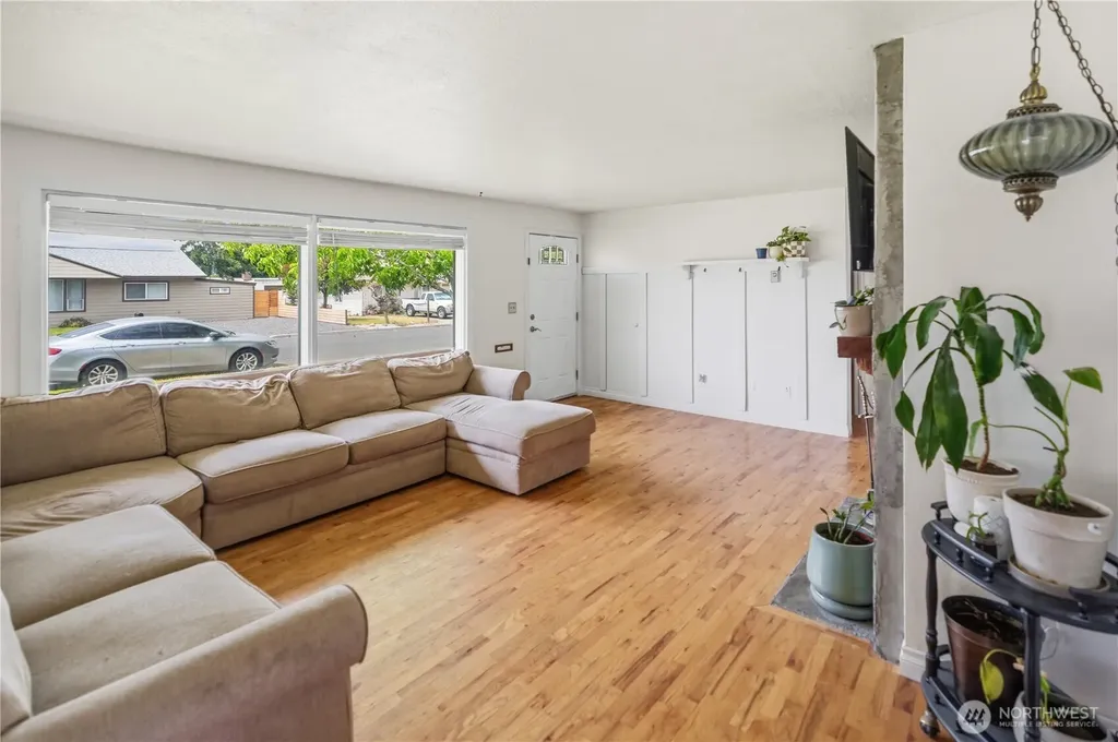 214 G Street NE Ephrata WA 98823