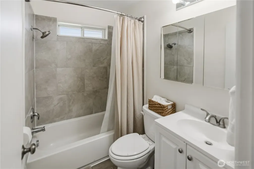 214 G Street NE Ephrata WA 98823