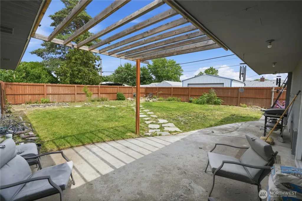 214 G Street NE Ephrata WA 98823
