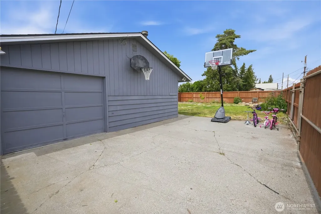 214 G Street NE Ephrata WA 98823