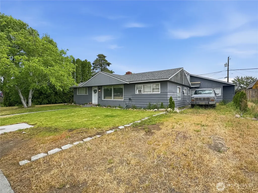 214 G Street NE Ephrata WA 98823