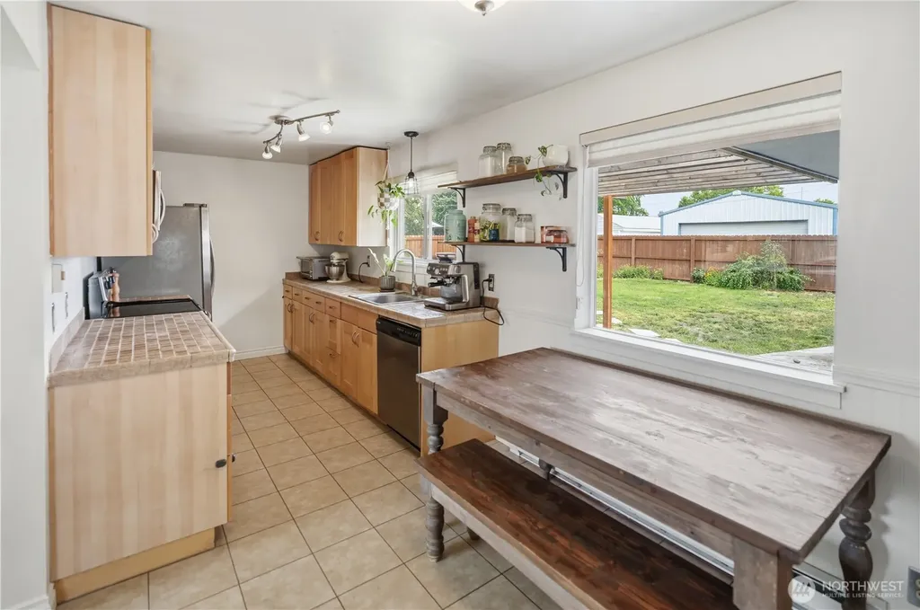 214 G Street NE Ephrata WA 98823