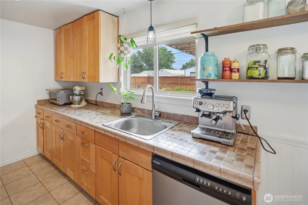 214 G Street NE Ephrata WA 98823