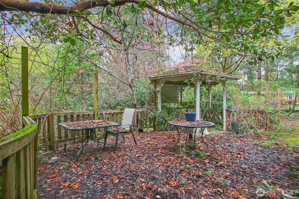 36529 6th Avenue SW Federal Way WA 98023