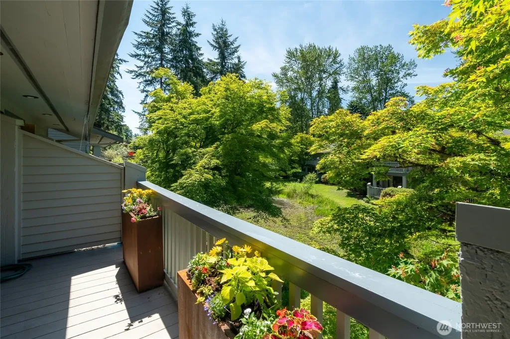 19616 61st Place NE Kenmore WA 98028