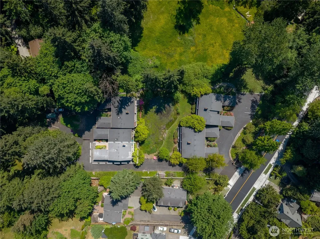 19616 61st Place NE Kenmore WA 98028