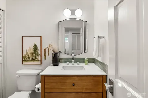 19616 61st Place NE Kenmore WA 98028