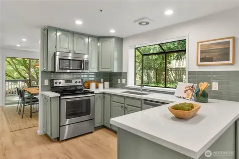 19616 61st Place NE Kenmore WA 98028