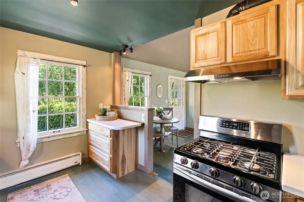 305 49th Street Port Townsend WA 98368