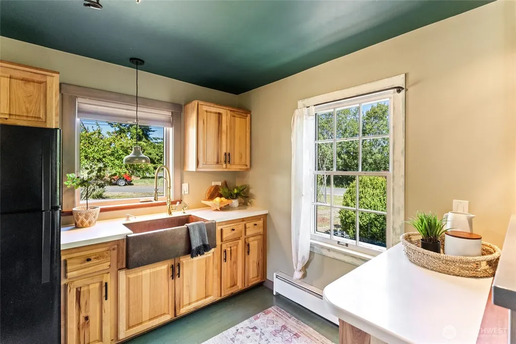 305 49th Street Port Townsend WA 98368