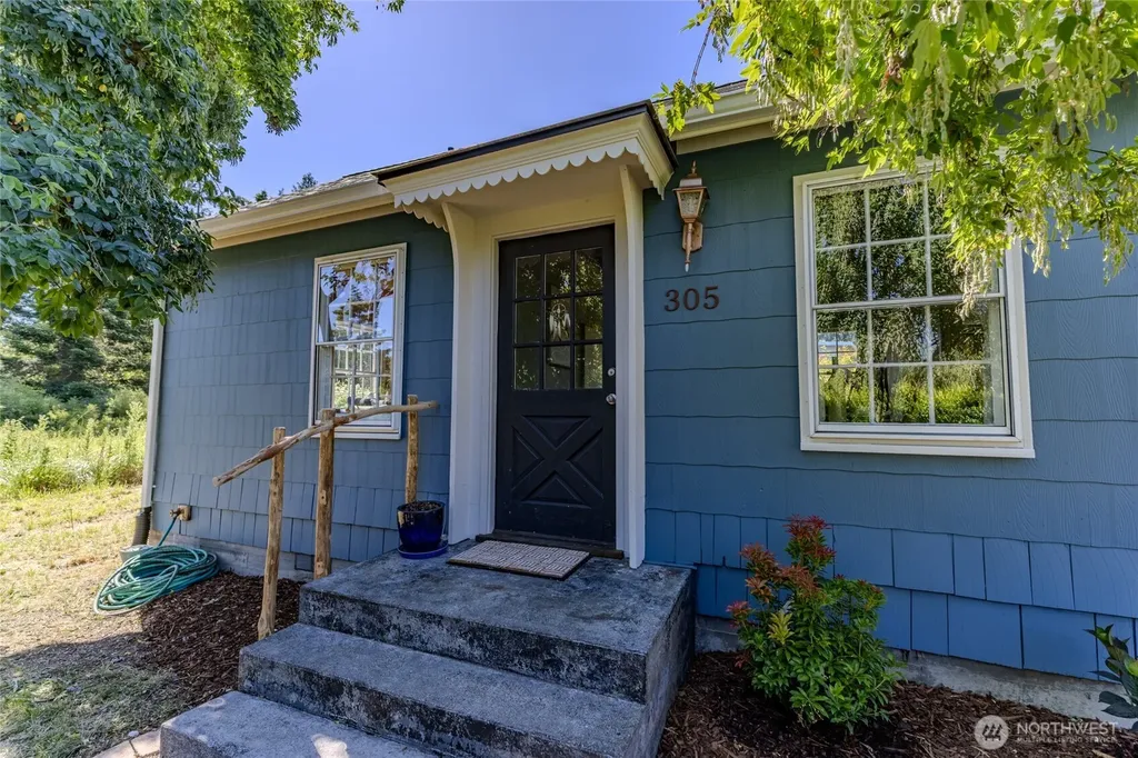 305 49th Street Port Townsend WA 98368