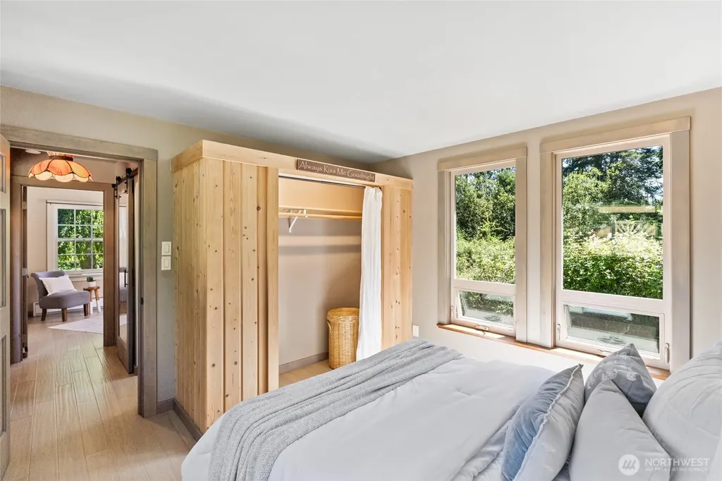 305 49th Street Port Townsend WA 98368