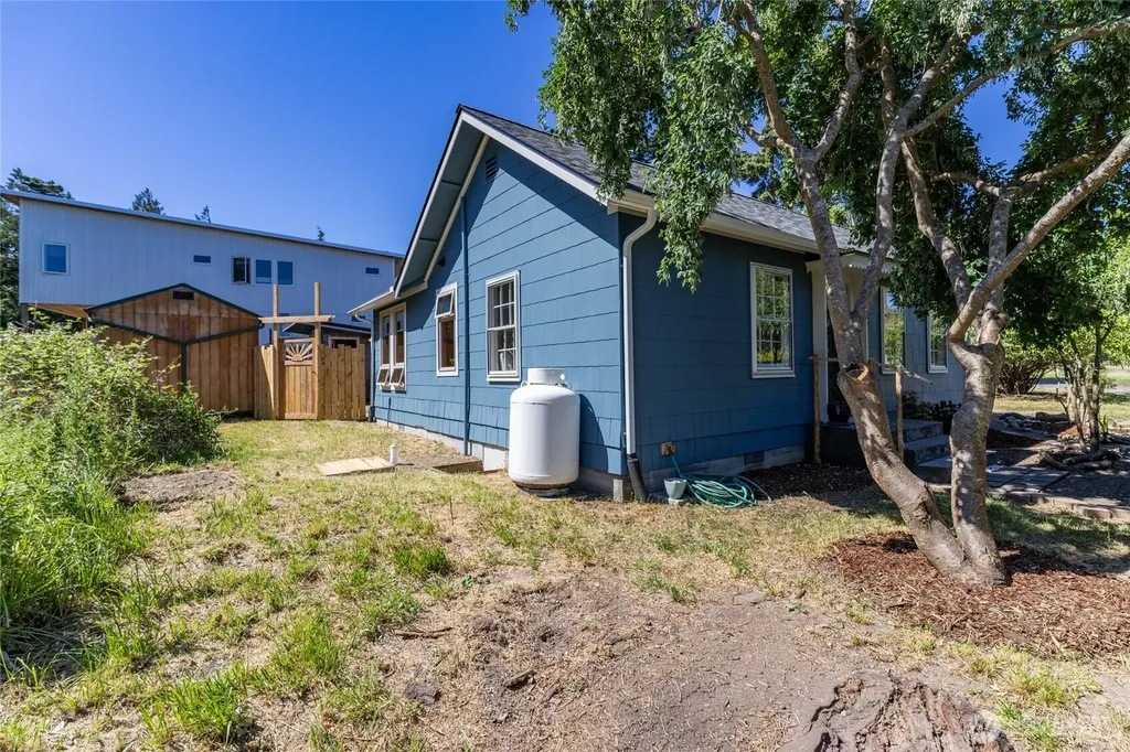 305 49th Street Port Townsend WA 98368