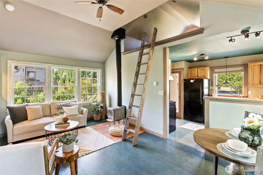 305 49th Street Port Townsend WA 98368