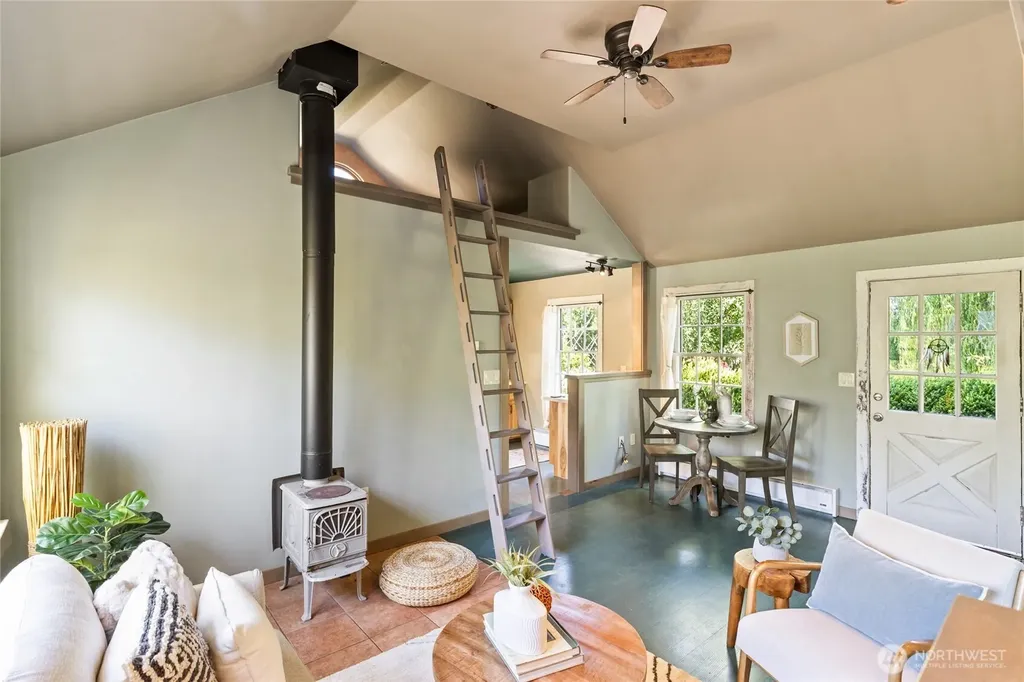 305 49th Street Port Townsend WA 98368