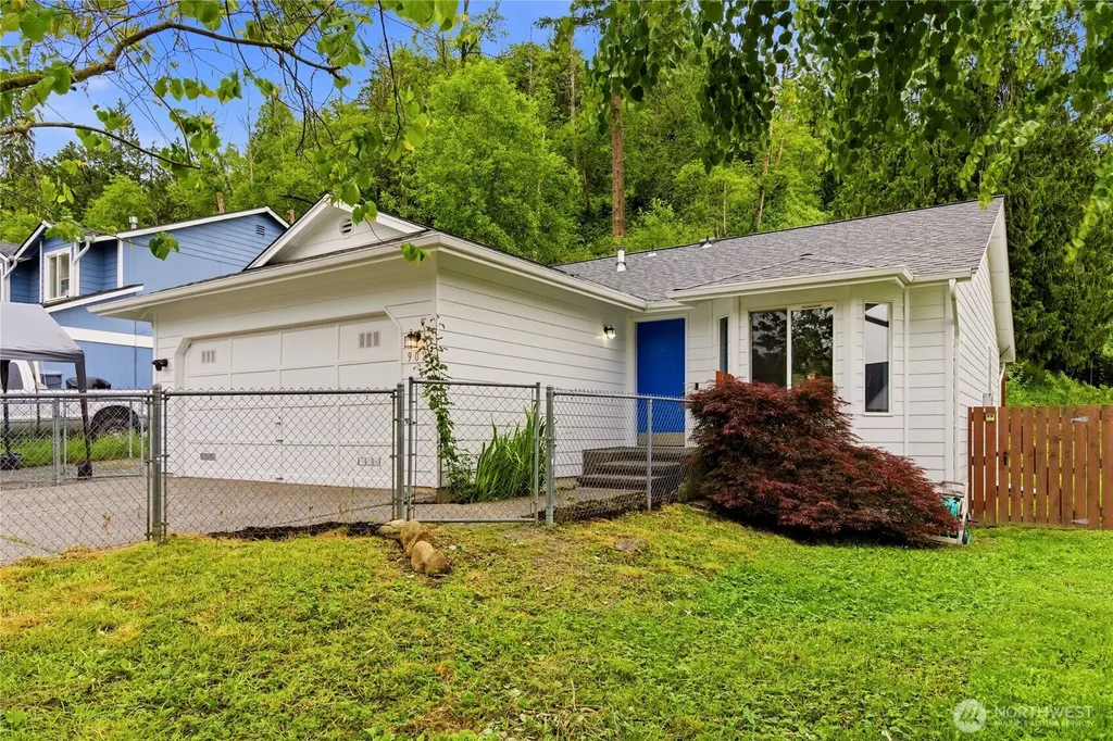 902 Fir Avenue Sultan WA 98294