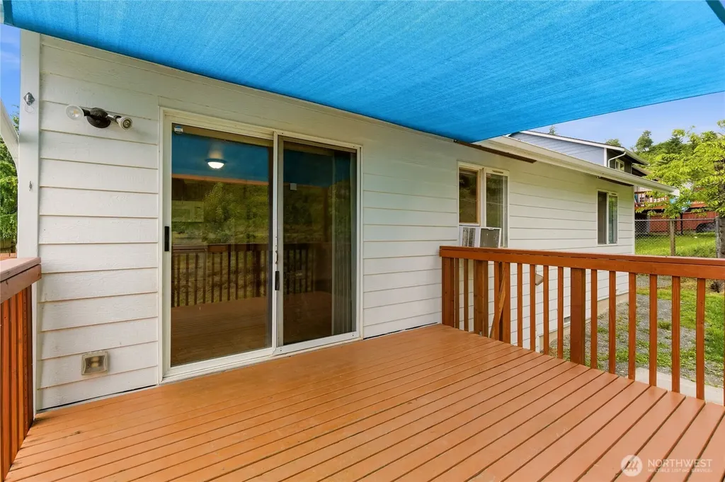 902 Fir Avenue Sultan WA 98294
