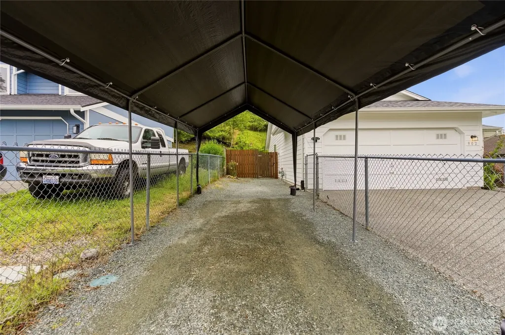 902 Fir Avenue Sultan WA 98294