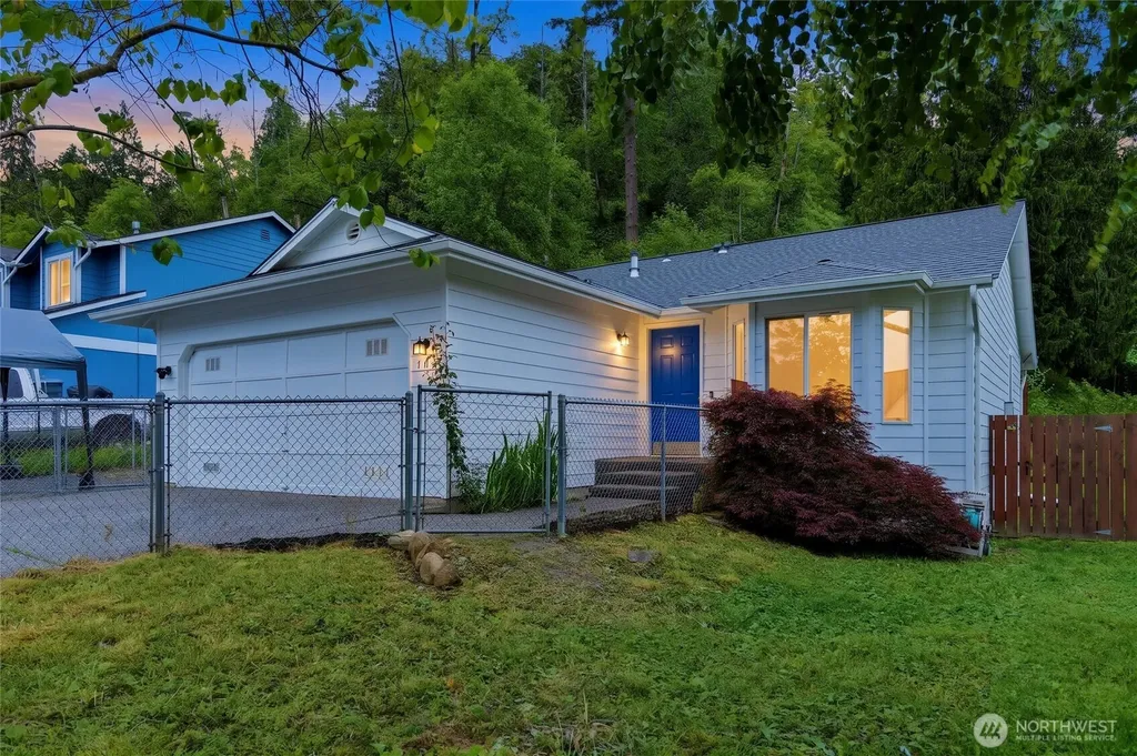 902 Fir Avenue Sultan WA 98294