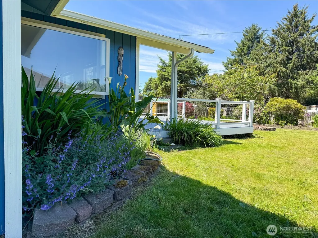 171 Jib Street NW Ocean Shores WA 98569