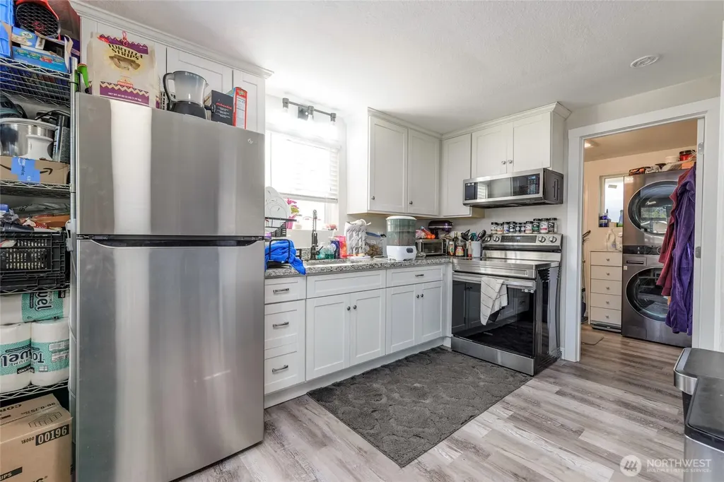 102 9th Street SW Puyallup WA 98371