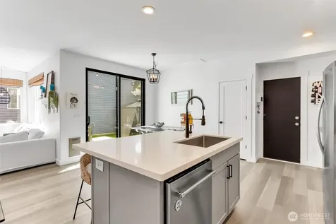 4784 Bridgeport Place Mukilteo WA 98275