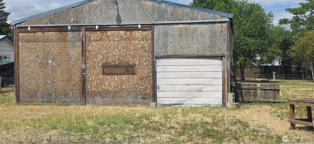 68 NW Ephrata Avenue Soap Lake WA 98851