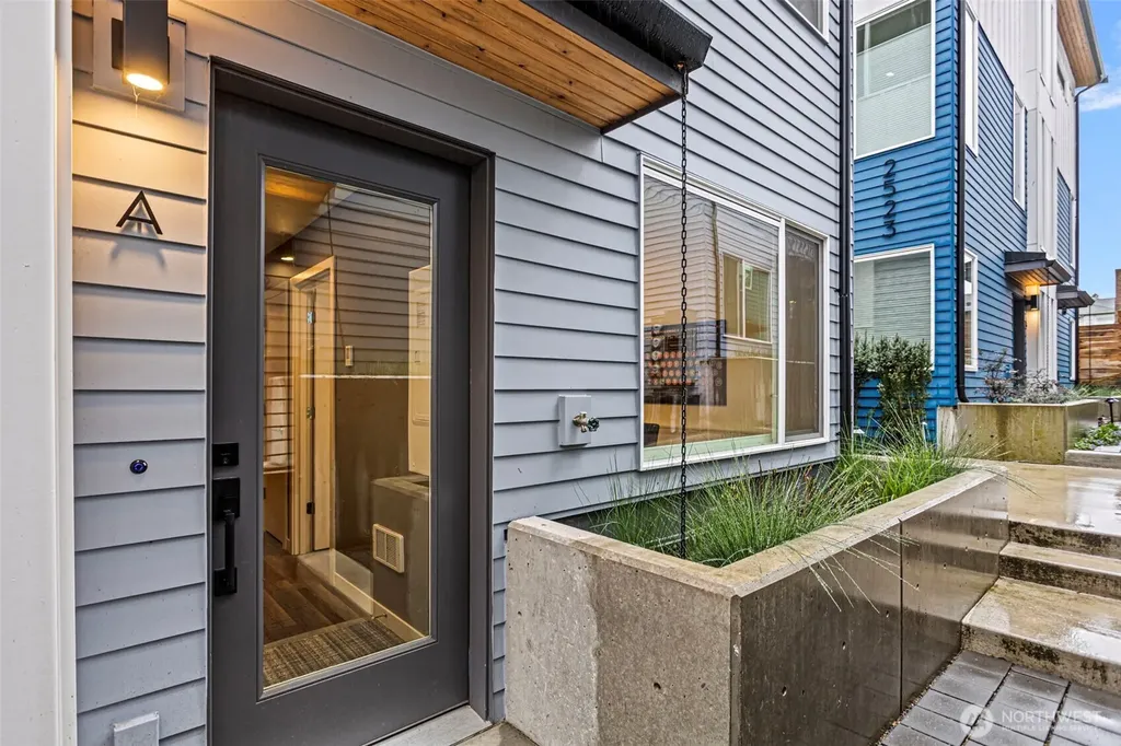 2529 29th Avenue S Seattle WA 98144