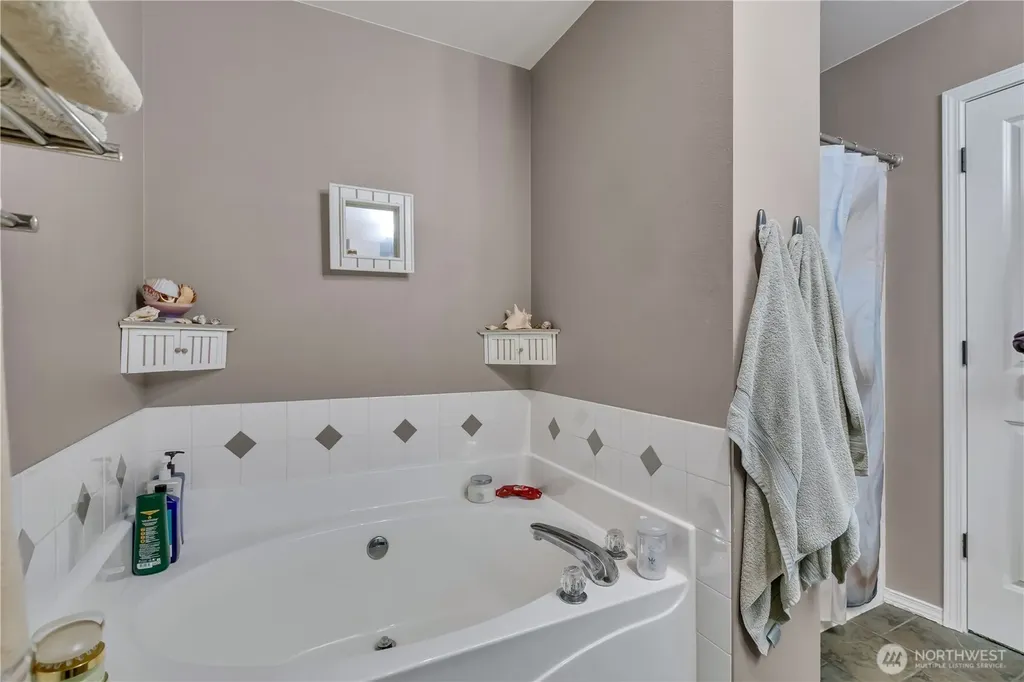 11903 261st Avenue Ct E Buckley WA 98321