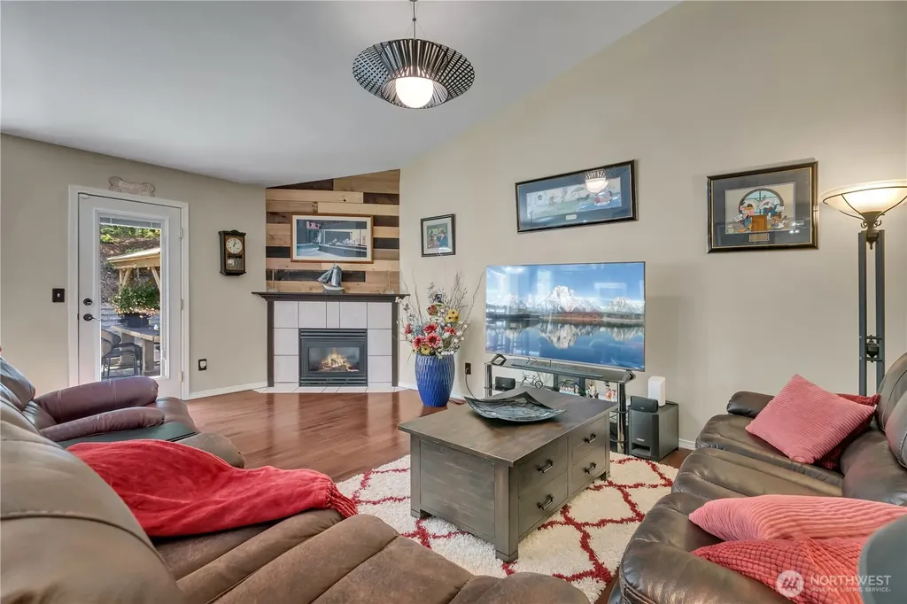 11903 261st Avenue Ct E Buckley WA 98321
