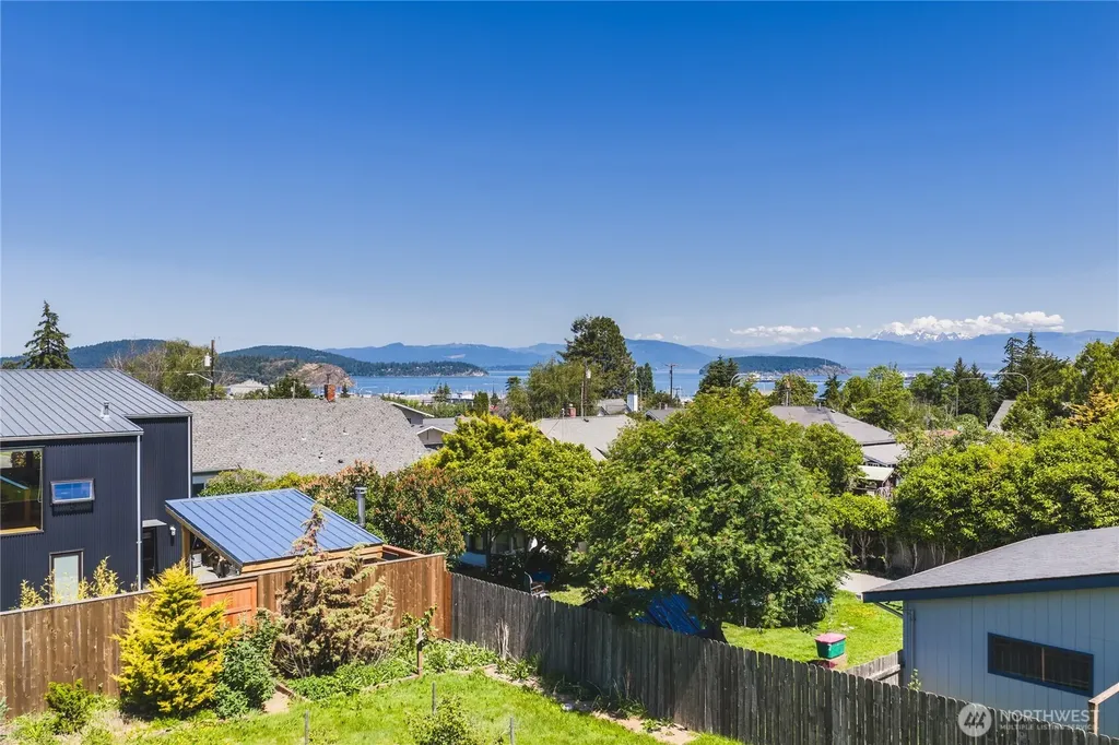 1112 37th Street Anacortes WA 98221