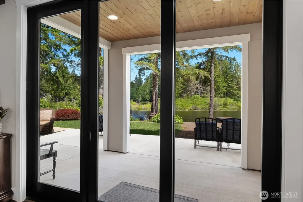 1061 E Ballantrae Drive Shelton WA 98584