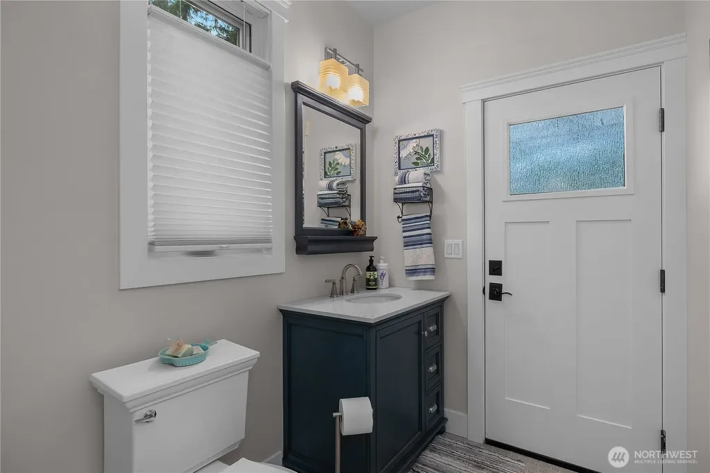 1061 E Ballantrae Drive Shelton WA 98584