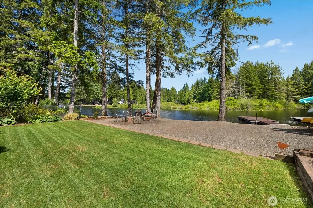 1061 E Ballantrae Drive Shelton WA 98584