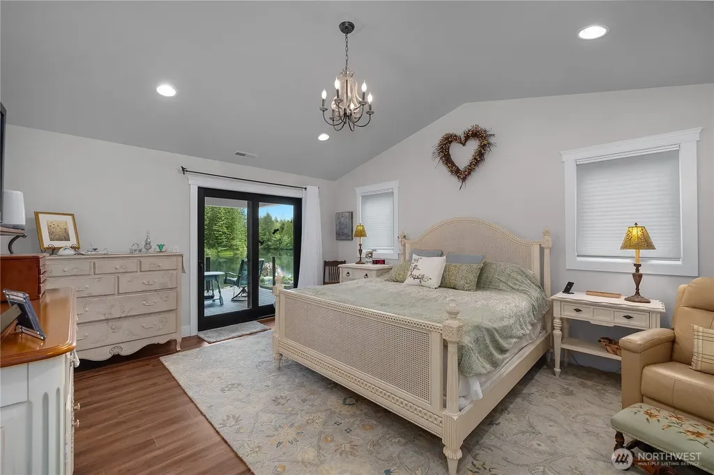 1061 E Ballantrae Drive Shelton WA 98584