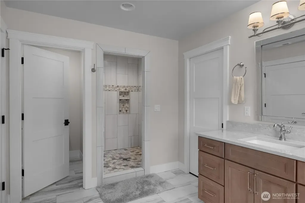 1061 E Ballantrae Drive Shelton WA 98584