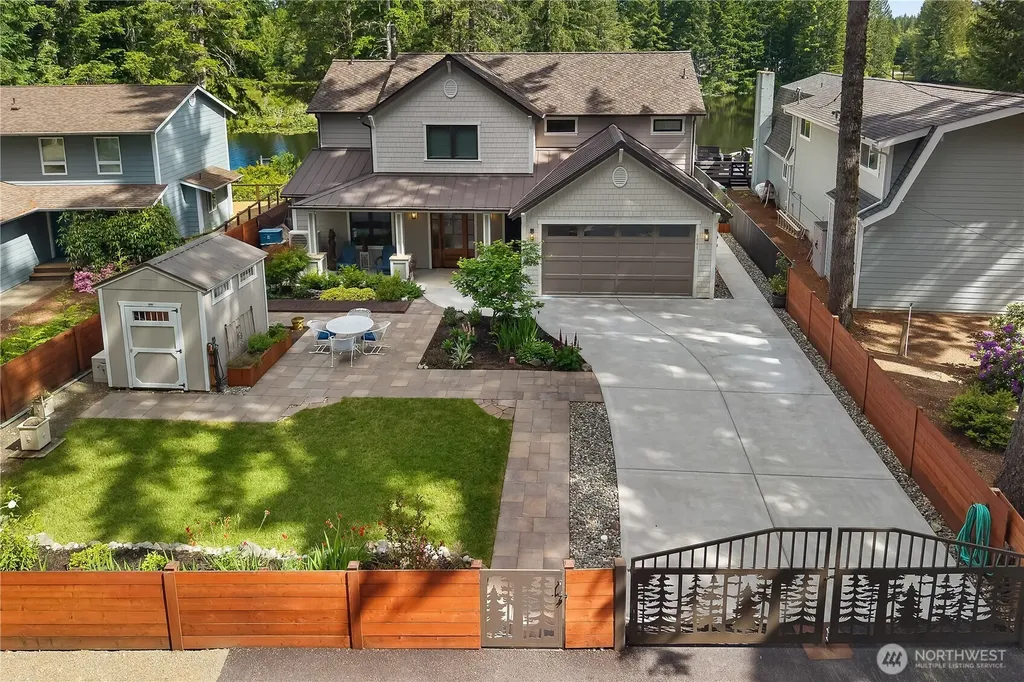 1061 E Ballantrae Drive Shelton WA 98584