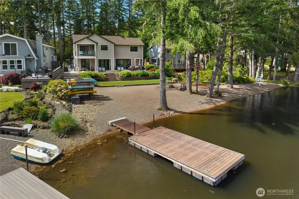 1061 E Ballantrae Drive Shelton WA 98584