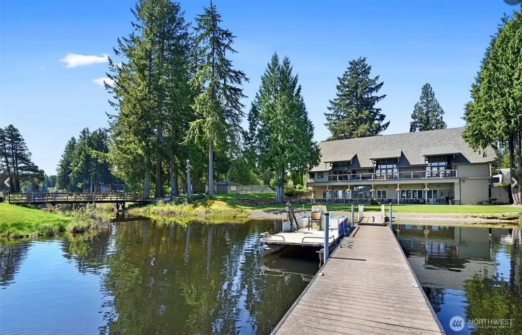 1061 E Ballantrae Drive Shelton WA 98584