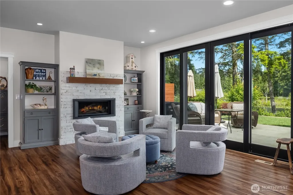 1061 E Ballantrae Drive Shelton WA 98584